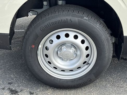 New 2025 Ford Maverick XL image 17