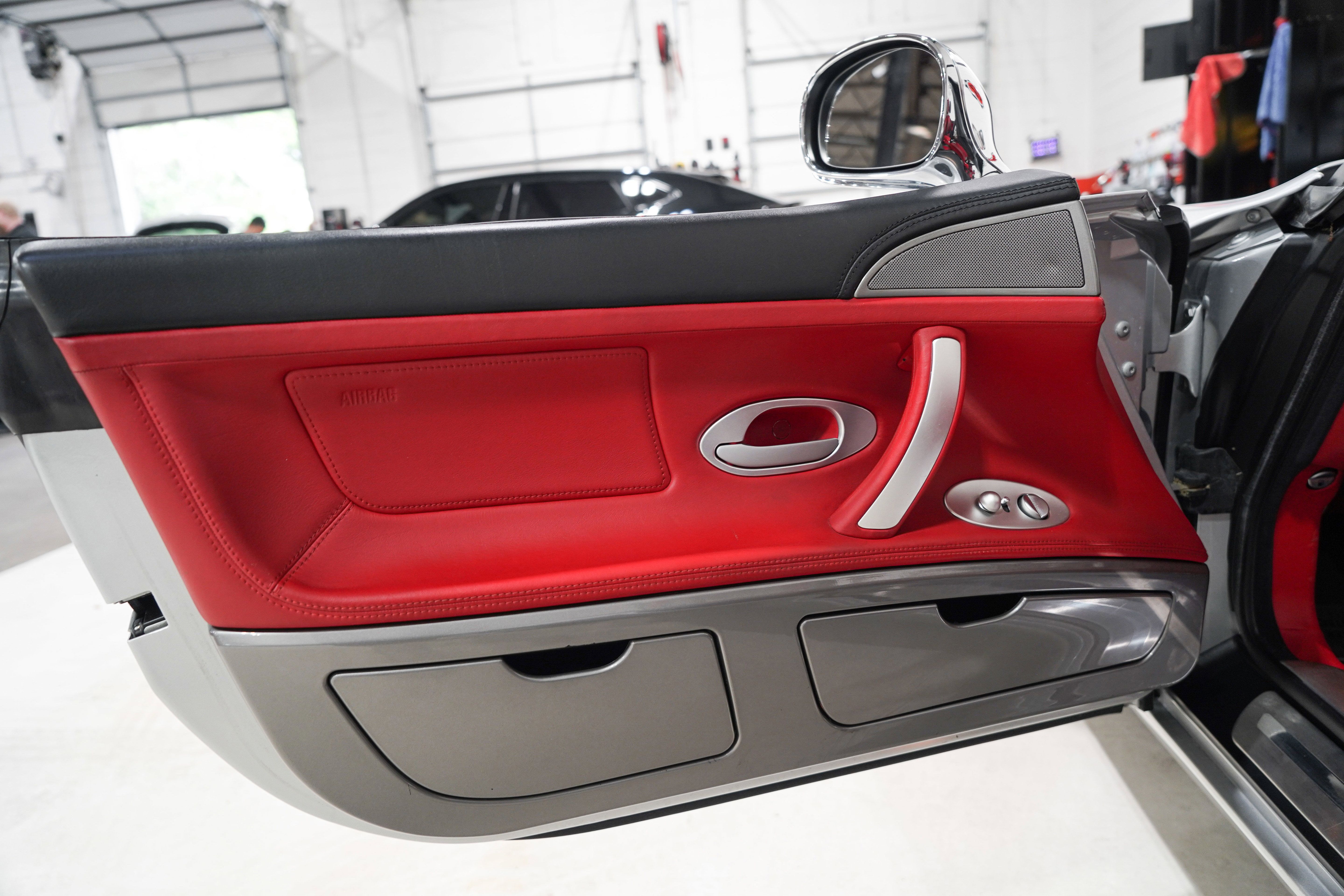 Used 2000 BMW Z8 RWD image 20
