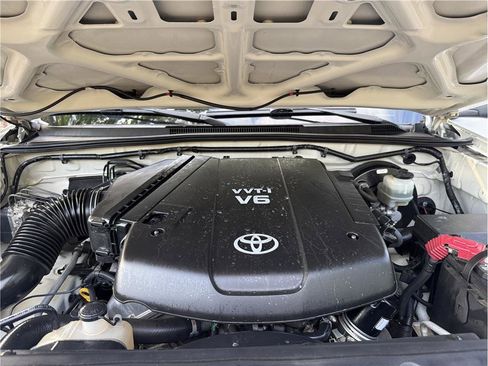 Used 2010 Toyota Tacoma PreRunner RWD image 14