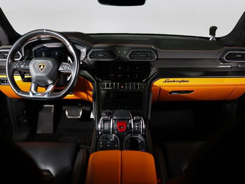 Used 2022 Lamborghini Urus AWD/4WD image 42
