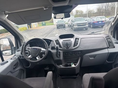 Used 2017 Ford Transit 150 XLT image 7