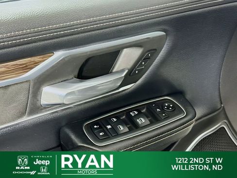Used 2019 RAM 1500 Laramie AWD/4WD image 17
