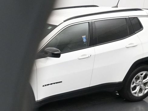 Used 2024 Jeep Compass Latitude AWD/4WD image 20