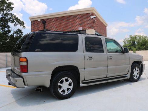 Used 2001 GMC Yukon XL Denali AWD/4WD image 44