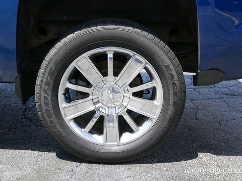 Used 2015 Chevrolet Silverado 1500 High Country w/ High Country Premium Package AWD/4WD image 5