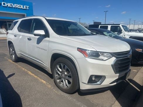 Used 2018 Chevrolet Traverse Premier image 3