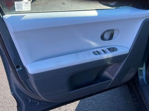 New 2025 Hyundai Ioniq 5 SE image 8