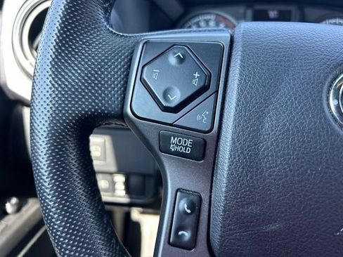 Used 2021 Toyota Tacoma TRD Off-Road w/ TRD Premium Off Road Package AWD/4WD image 21