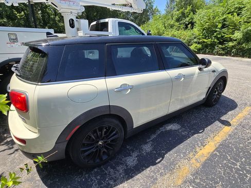 Used 2016 MINI Cooper Clubman FWD image 5