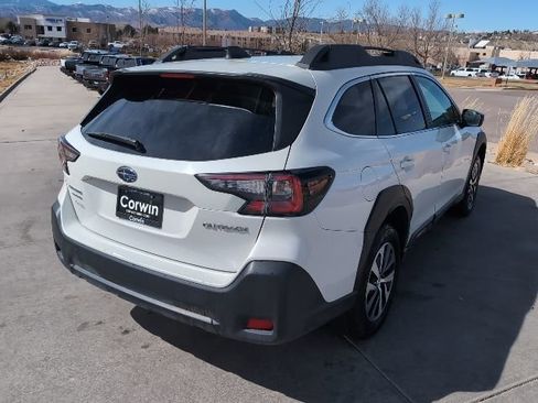 Used 2025 Subaru Outback Premium image 8