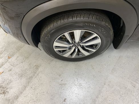 Used 2024 Nissan Pathfinder SL image 11