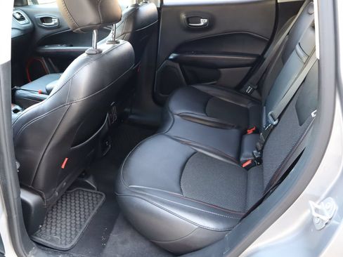 Used 2019 Jeep Compass Trailhawk AWD/4WD image 5
