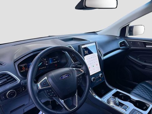 Used 2023 Ford Edge Titanium image 11