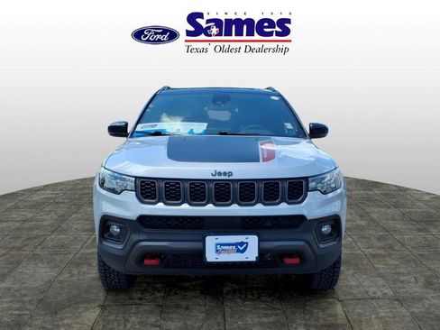 Used 2025 Jeep Compass Trailhawk AWD/4WD image 8