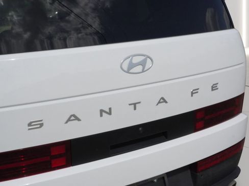 Used 2025 Hyundai Santa Fe SE FWD image 37