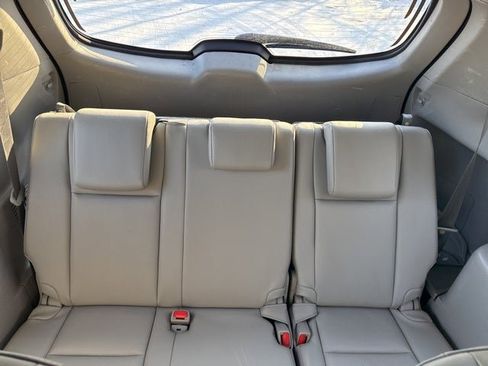 Used 2019 Toyota Highlander XLE image 16