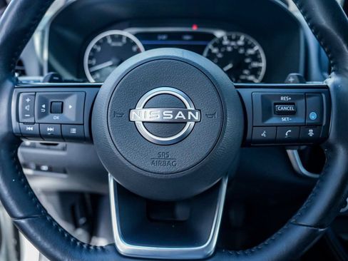 Used 2023 Nissan Rogue SL w/ SL Premium Package FWD image 11