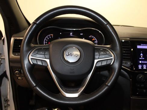 Used 2019 Jeep Grand Cherokee Altitude image 22