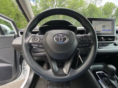 Used 2024 Toyota Corolla LE FWD image 28