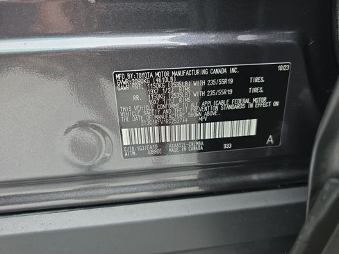 Used 2024 Toyota RAV4 XLE Premium FWD image 36