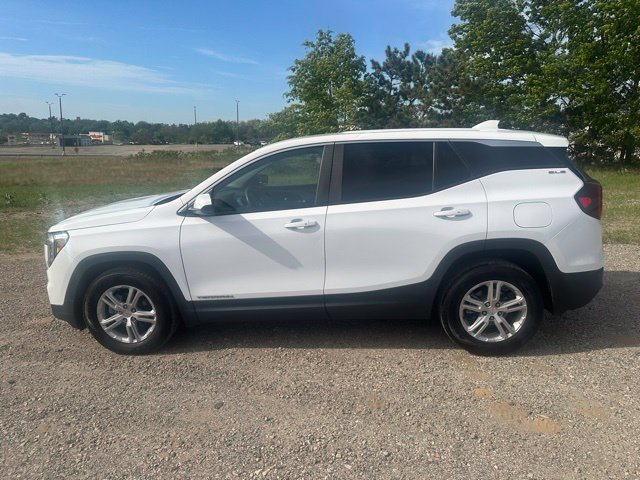 Used 2023 GMC Terrain SLE AWD/4WD image 3