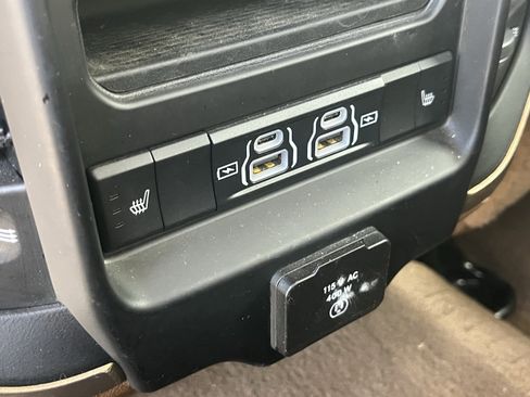 Used 2022 RAM 2500 Limited AWD/4WD image 12