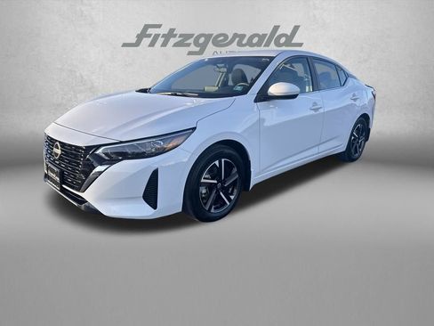 Used 2025 Nissan Sentra SV image 3