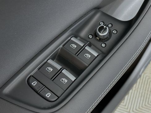 Used 2025 Audi Q7 2.0T Premium Plus w/ Premium Plus Package image 18