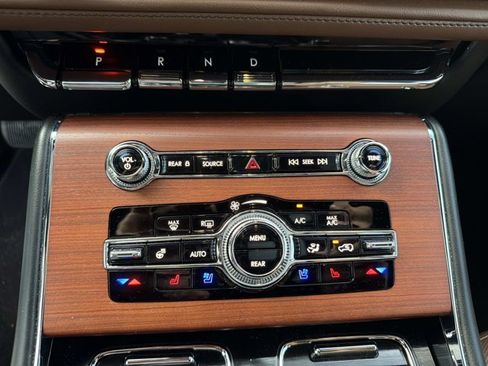 Used 2023 Lincoln Aviator Reserve w/ Equipment Group 201A RWD image 34
