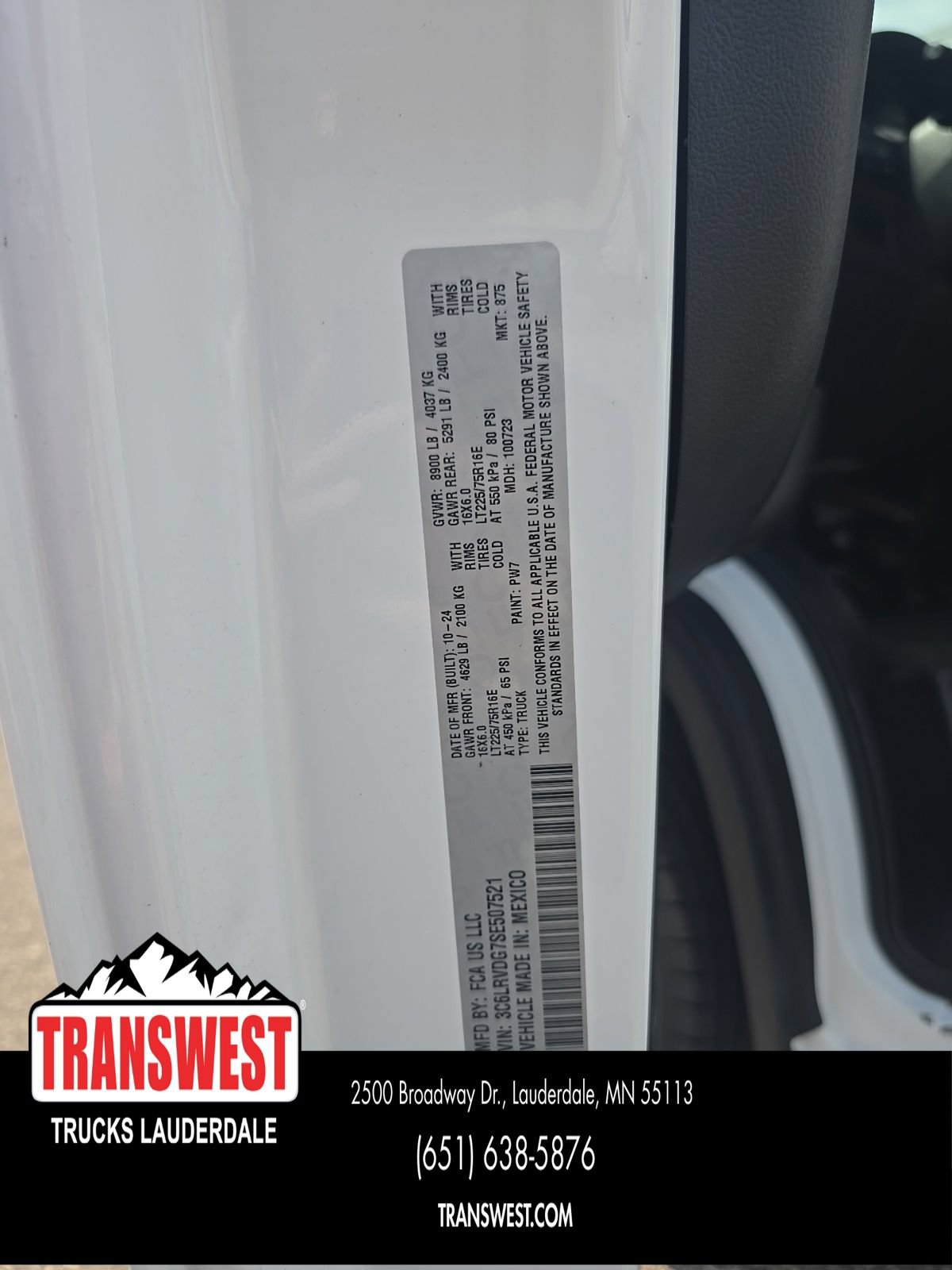 Used 2025 RAM ProMaster 2500 w/ Convenience Group FWD image 18