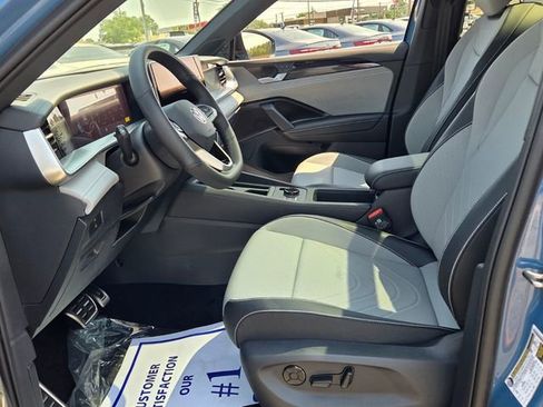 New 2026 Volkswagen Tiguan SE R-Line FWD image 5