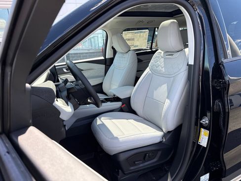 New 2026 Ford Explorer Platinum w/ LUX Leather Package AWD/4WD image 2