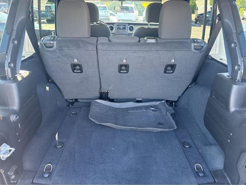 Used 2022 Jeep Wrangler Unlimited Sport AWD/4WD image 35