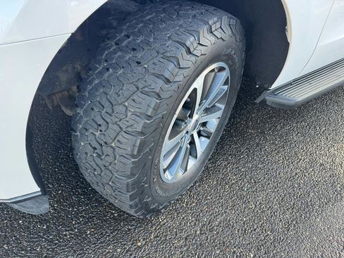 Used 2018 Ford Expedition Max XLT image 34