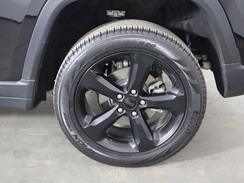 Used 2024 Jeep Grand Cherokee Limited w/ Black Appearance Package image 51