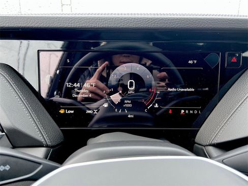 New 2026 GMC Yukon Denali w/ Sun & Power Step Package image 11