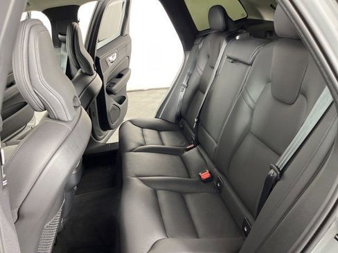 Used 2025 Volvo XC60 B5 Plus image 37