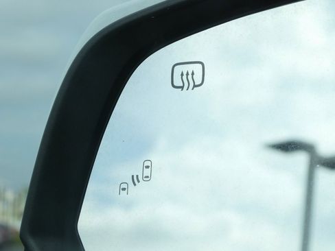 Used 2023 Toyota Sienna XLE image 10