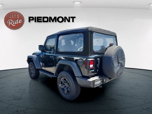 Used 2018 Jeep Wrangler Sport AWD/4WD image 7