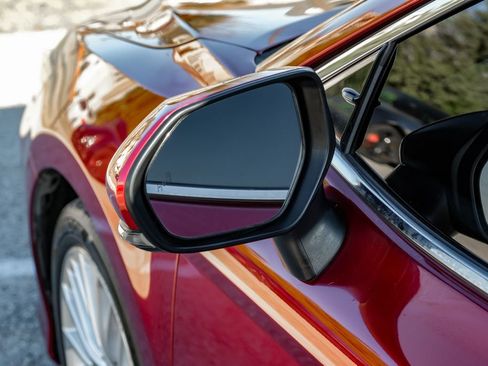 Used 2018 Toyota Camry XLE image 44