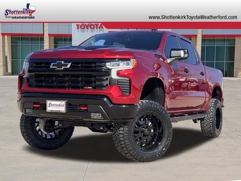Used 2025 Chevrolet Silverado 1500 LT Trail Boss w/ LT Trail Boss Premium Package AWD/4WD image 1