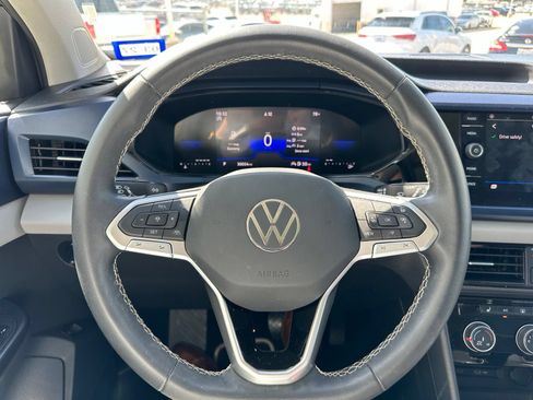 Used 2023 Volkswagen Taos SE FWD image 8