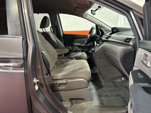 Used 2013 Honda Odyssey EX image 18