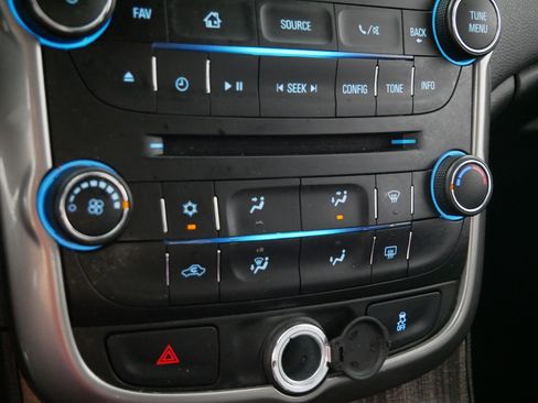 Used 2015 Chevrolet Malibu LT FWD image 23
