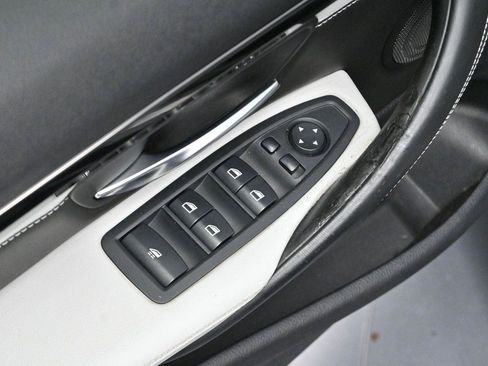 Used 2015 BMW M4 Convertible RWD image 10