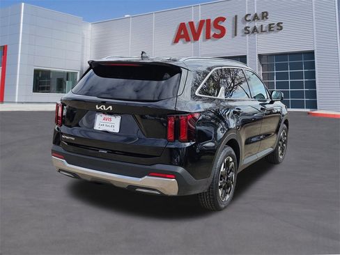 Used 2024 Kia Sorento S image 6