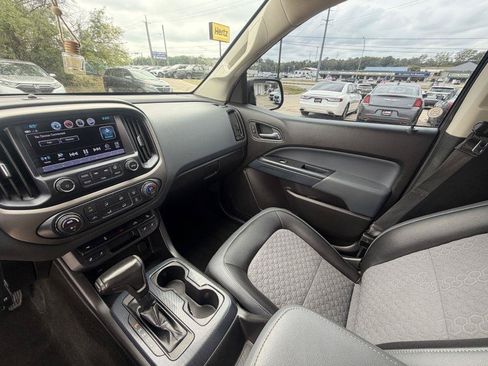 Used 2017 Chevrolet Colorado Z71 AWD/4WD image 19