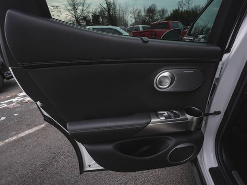 Used 2023 Genesis GV60 Advanced image 12