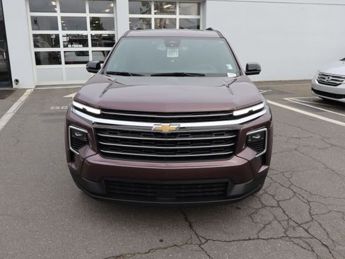 Certified 2024 Chevrolet Traverse LT FWD image 3