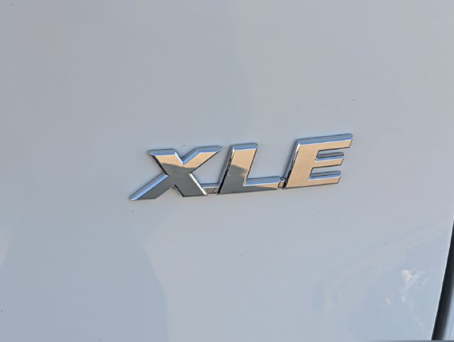 Used 2023 Toyota RAV4 XLE FWD image 9
